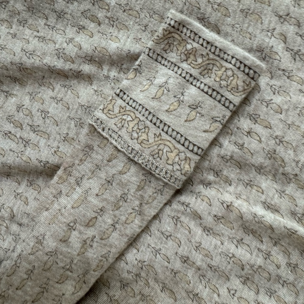 Tan long sleeve top - Picture 3 of 4